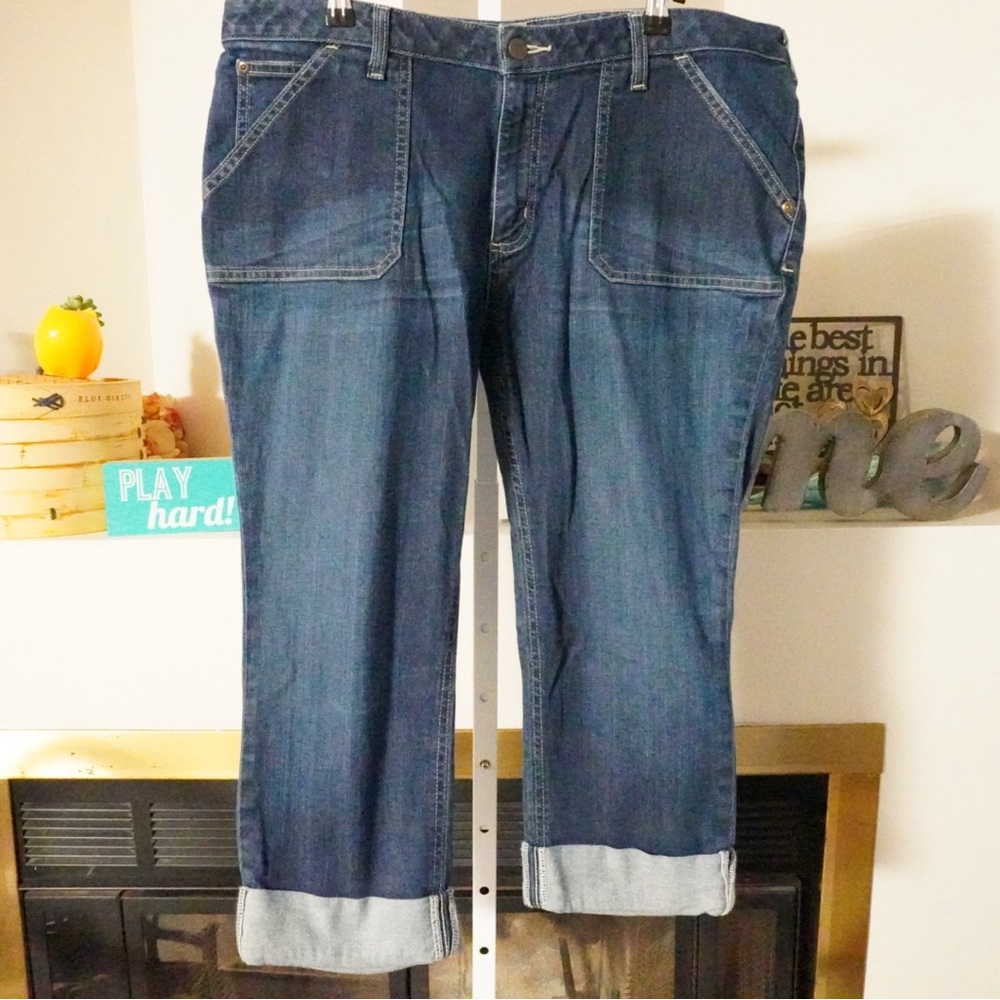 Carhartt sz 16 Curvy Fit Dark Wash Denim Capri
